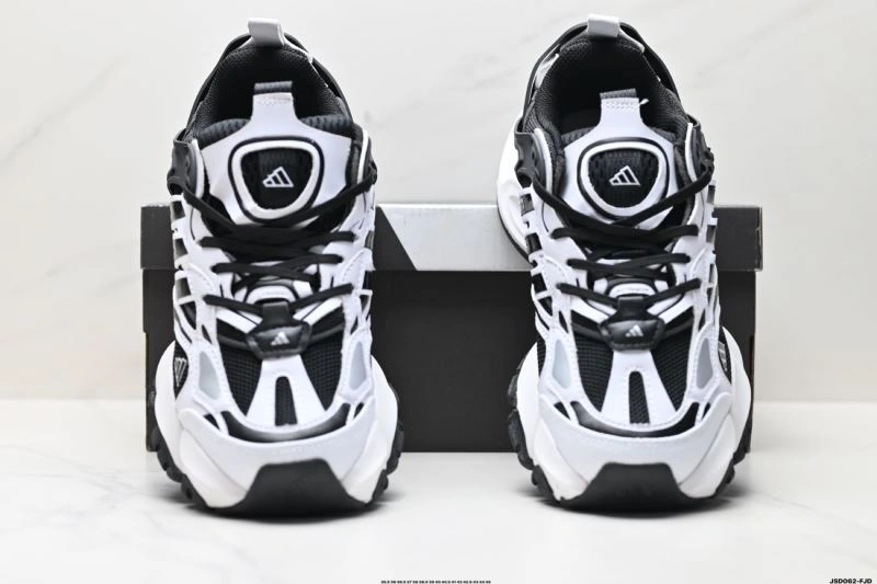 Adidas XLG Shoes WellDesigned 23