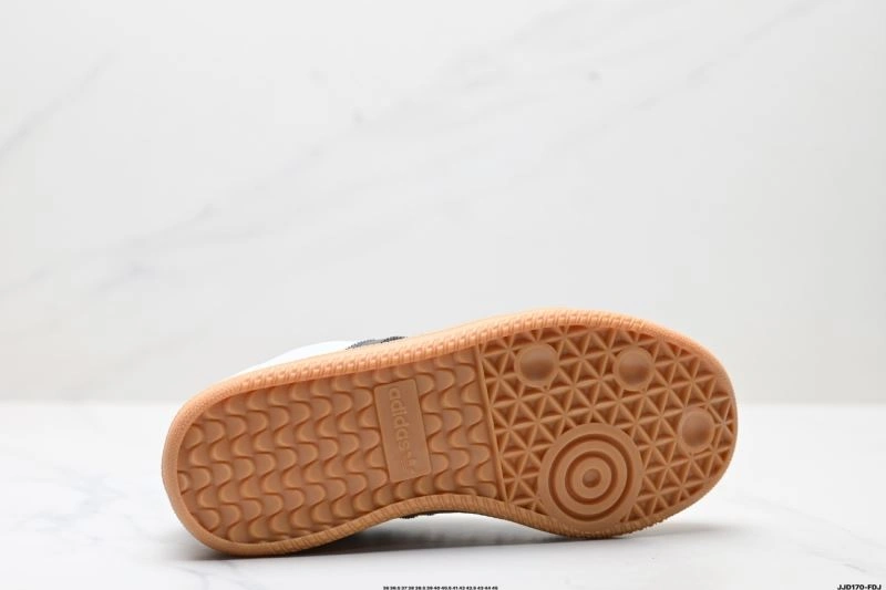 Fashionable Adidas XLG Shoes 11