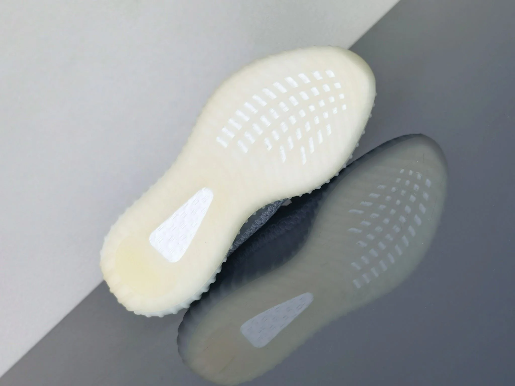 Trendsetting Adidas Yeezy 350 Shoes 16213