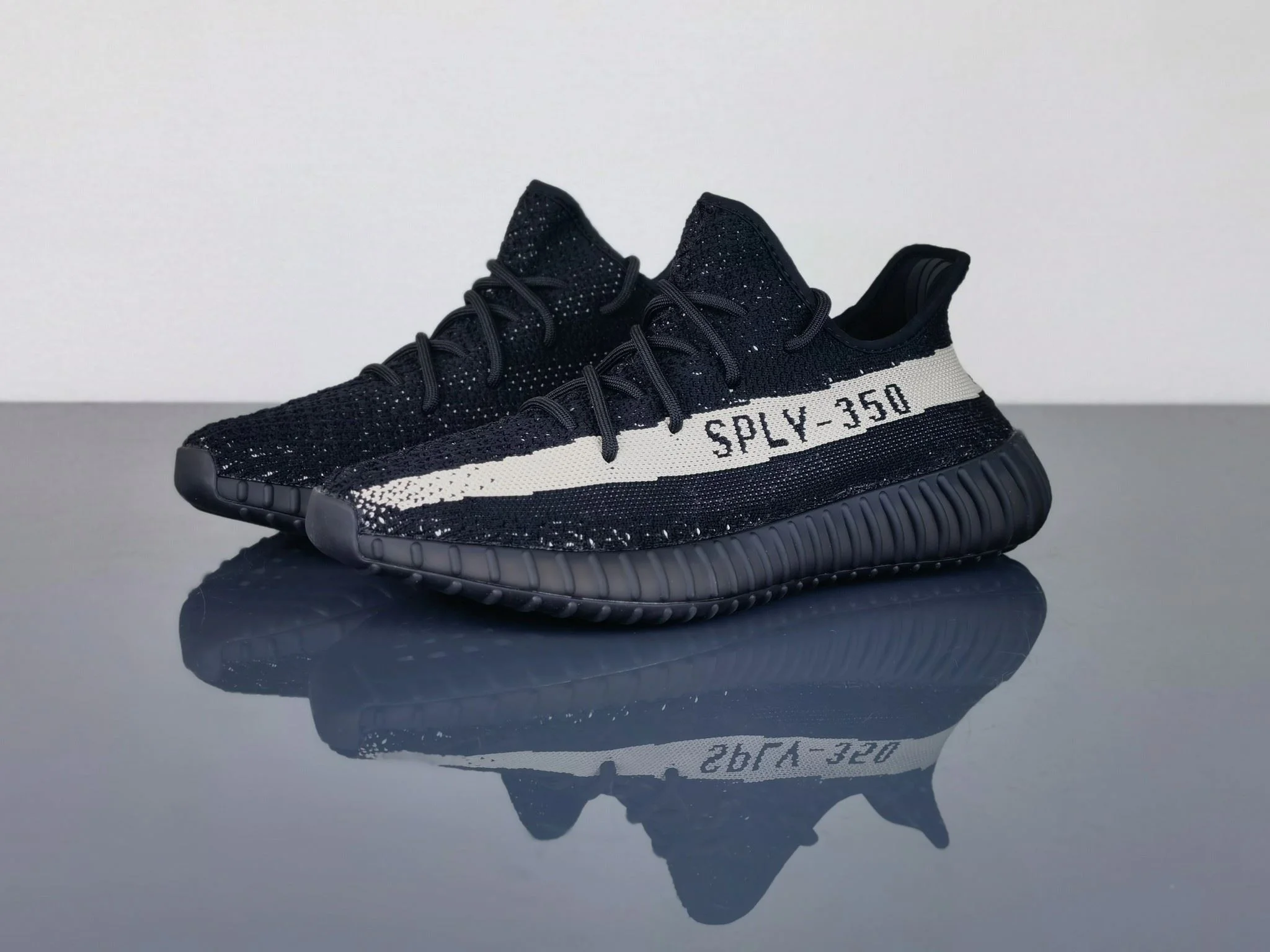 Flexible Adidas Yeezy 350 Shoes 16199