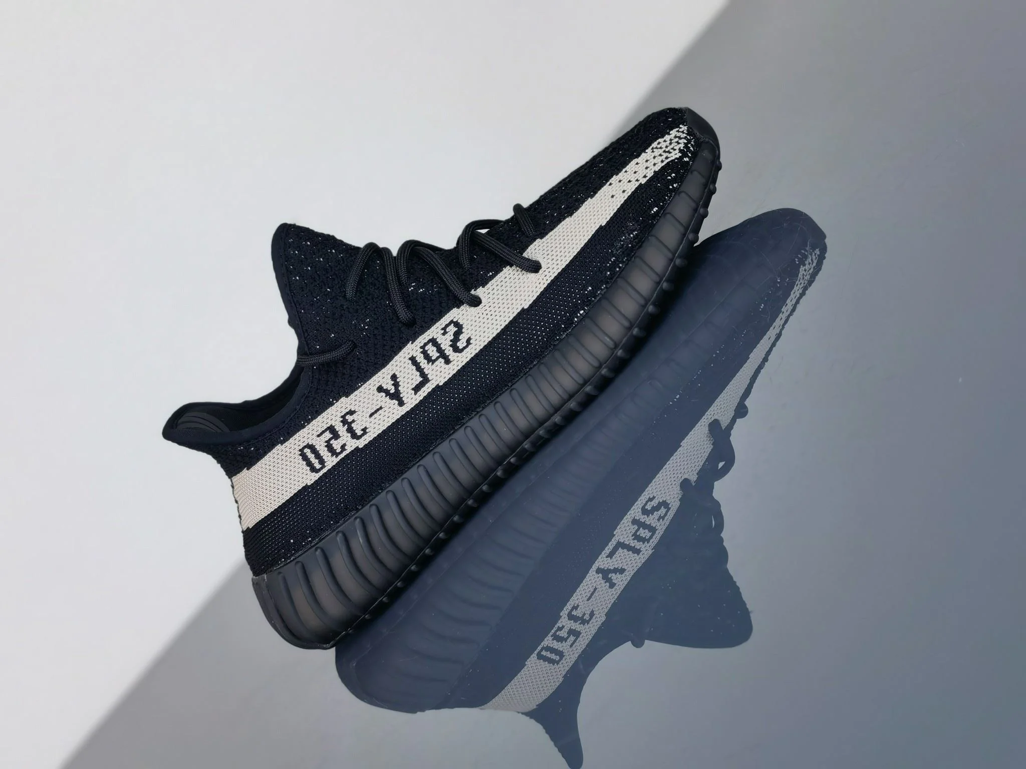 Flexible Adidas Yeezy 350 Shoes 16199