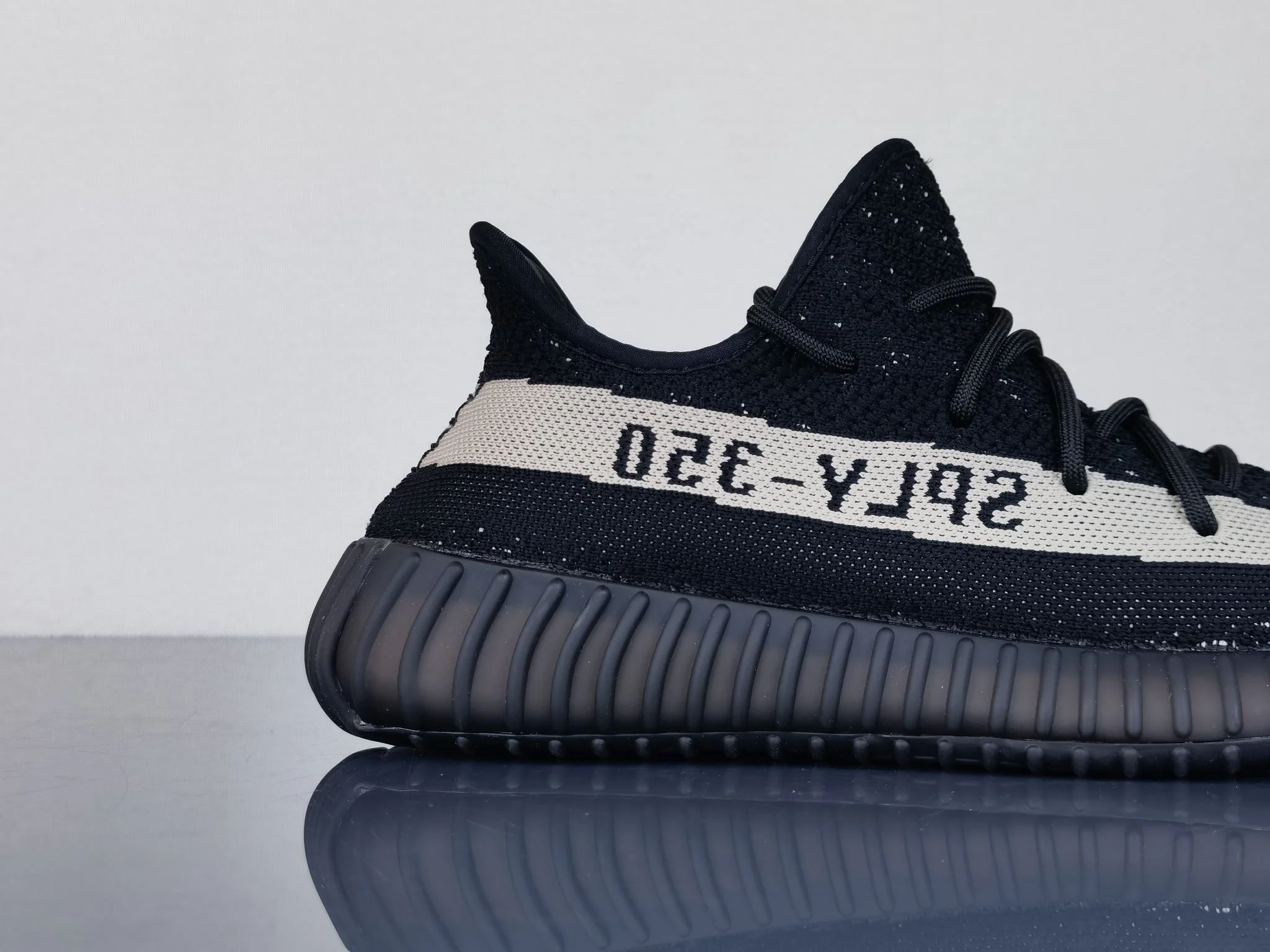 Flexible Adidas Yeezy 350 Shoes 16199