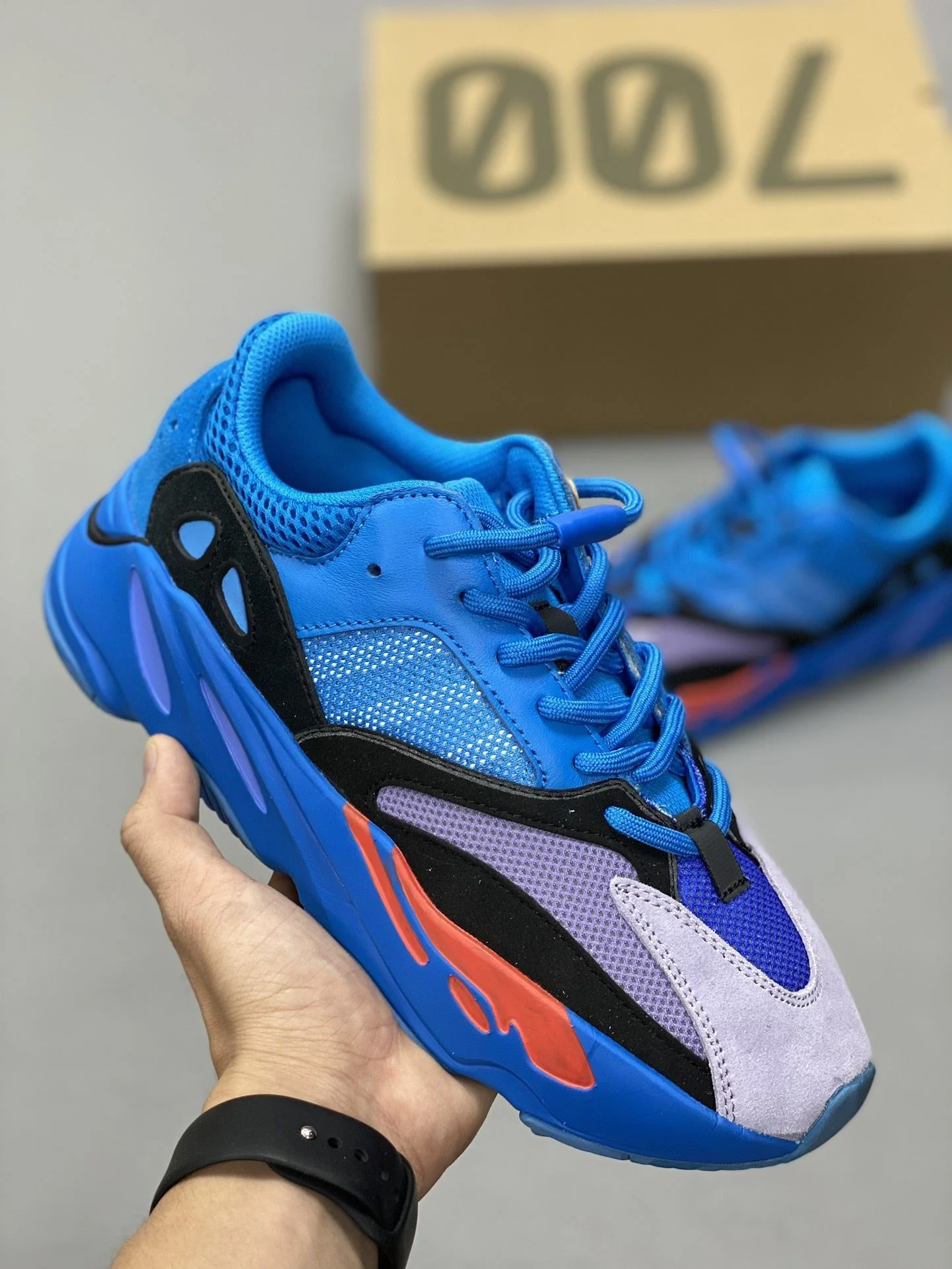 Adidas Yeezy 700 Shoes Bold 16186