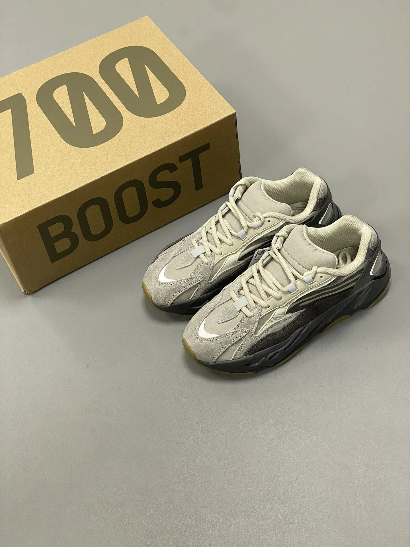 Adidas Yeezy 700 Shoes Resilient 16234