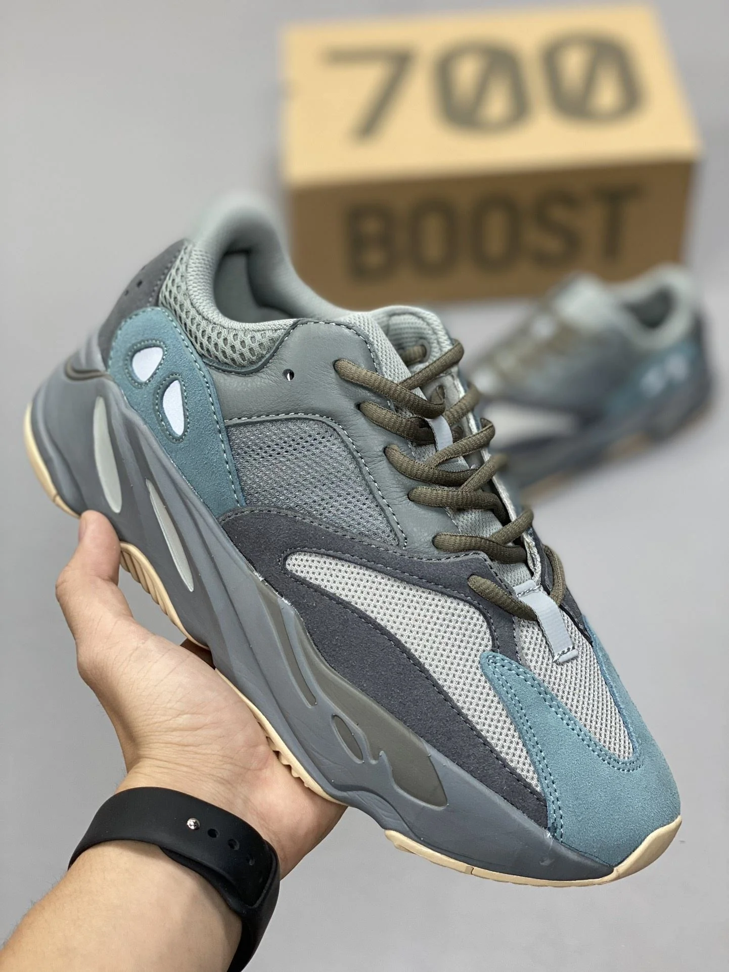 Original Adidas Yeezy 700 Shoes 16177