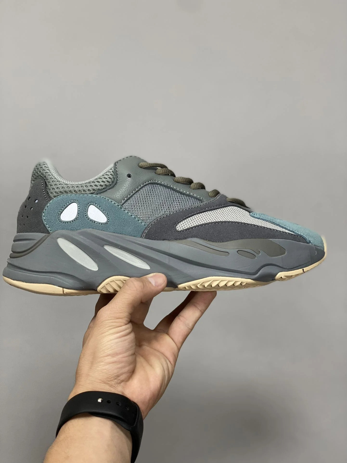 Original Adidas Yeezy 700 Shoes 16177