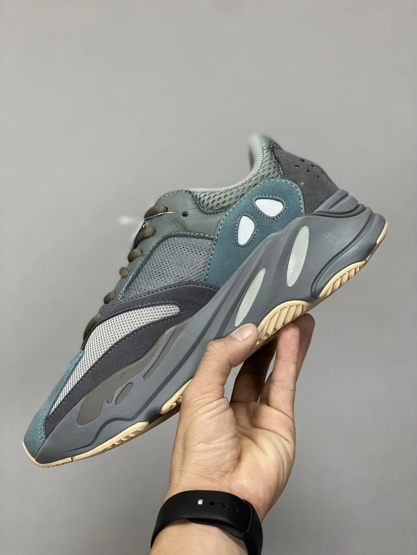 Original Adidas Yeezy 700 Shoes 16177