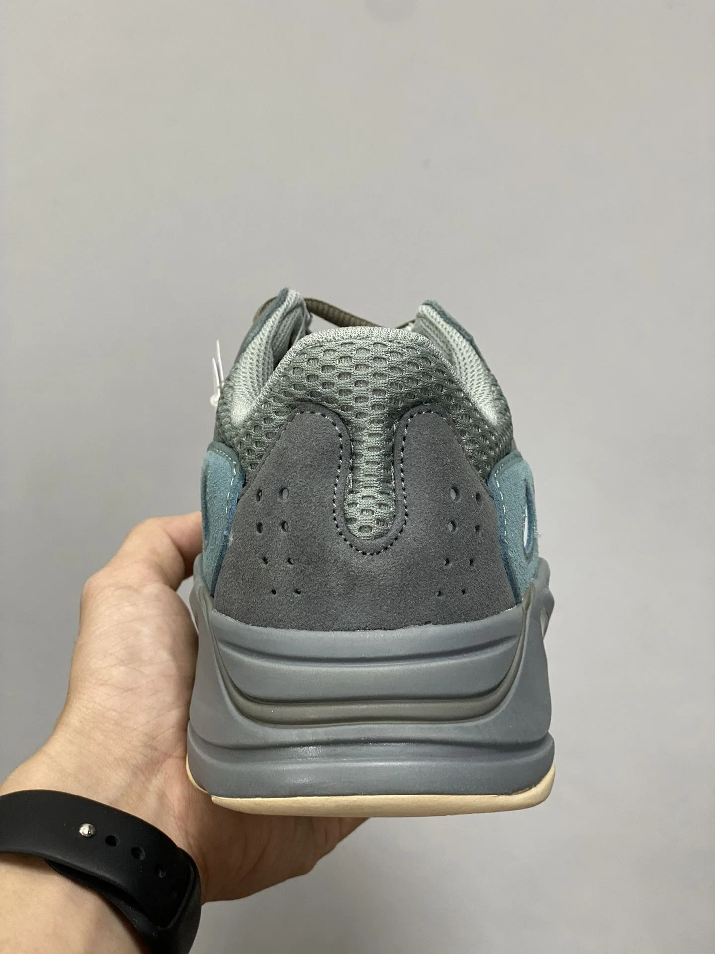 Original Adidas Yeezy 700 Shoes 16177
