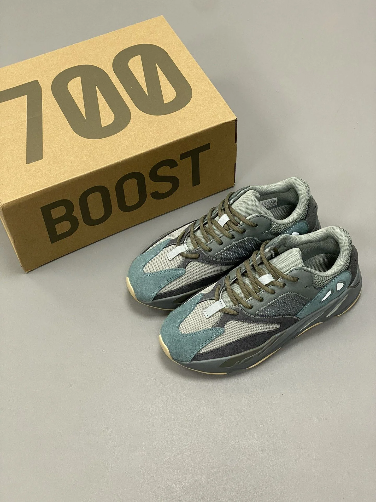 Original Adidas Yeezy 700 Shoes 16177