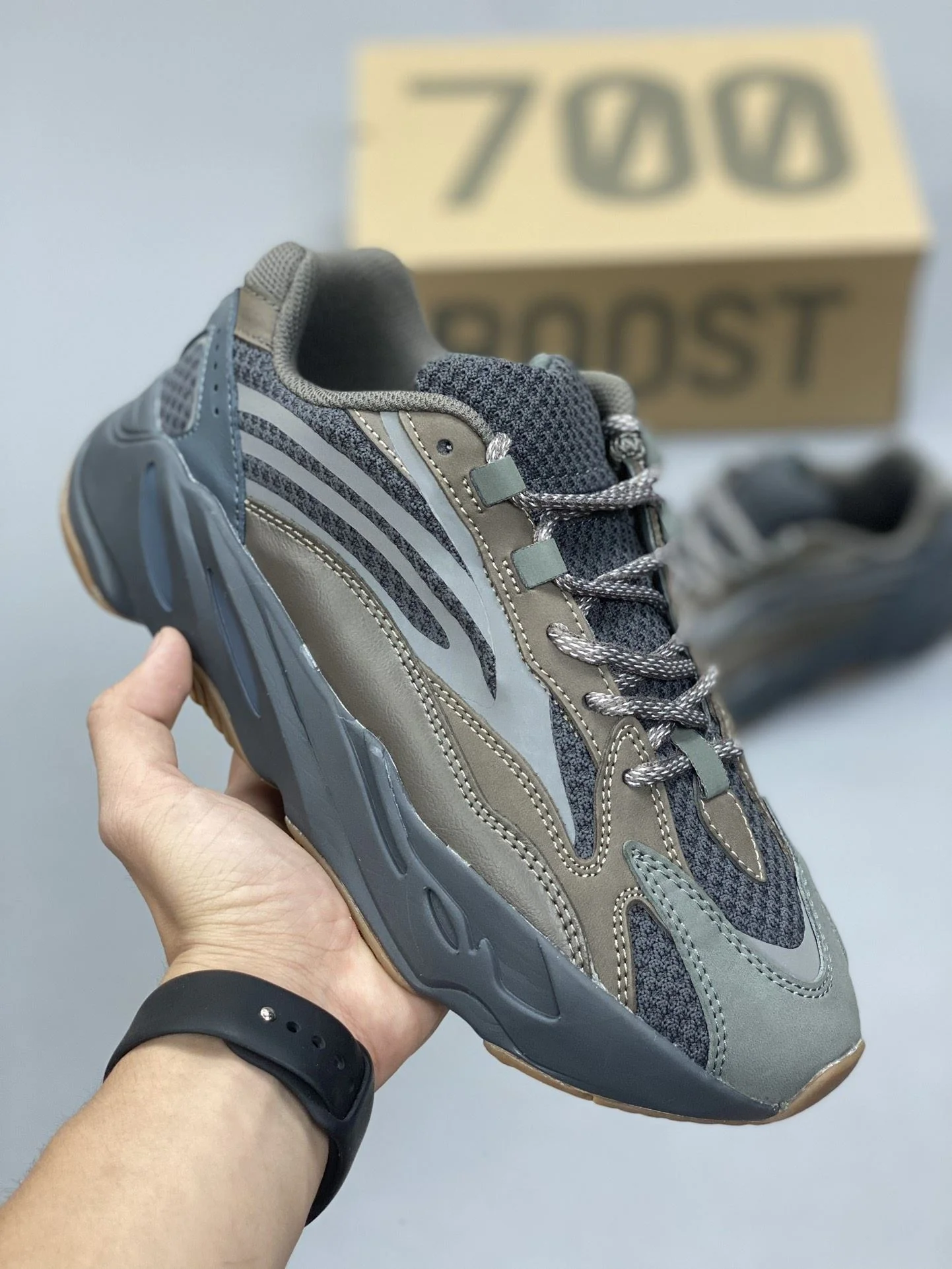 Fashionable Adidas Yeezy 700 Shoes 16175