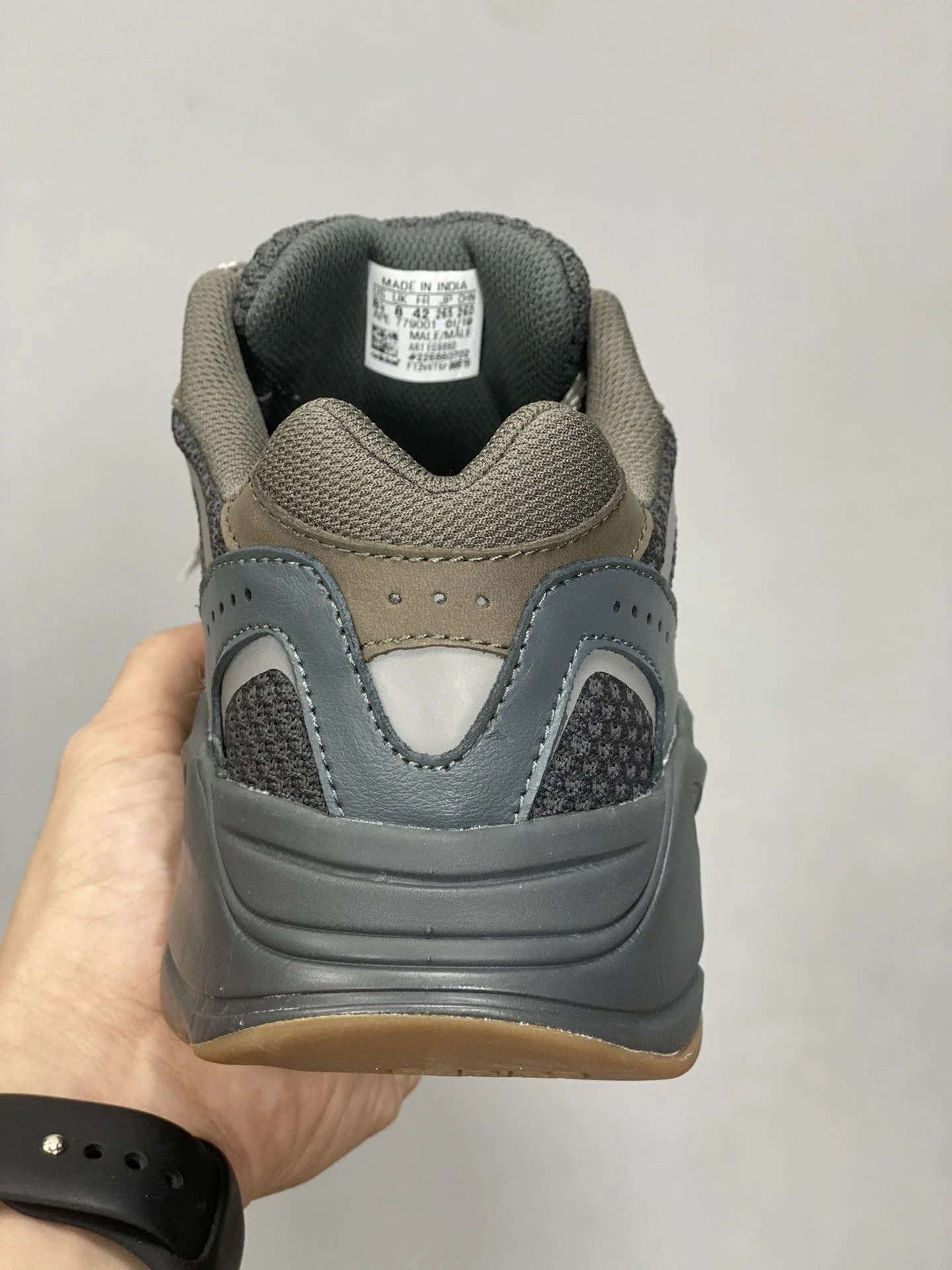 Fashionable Adidas Yeezy 700 Shoes 16175
