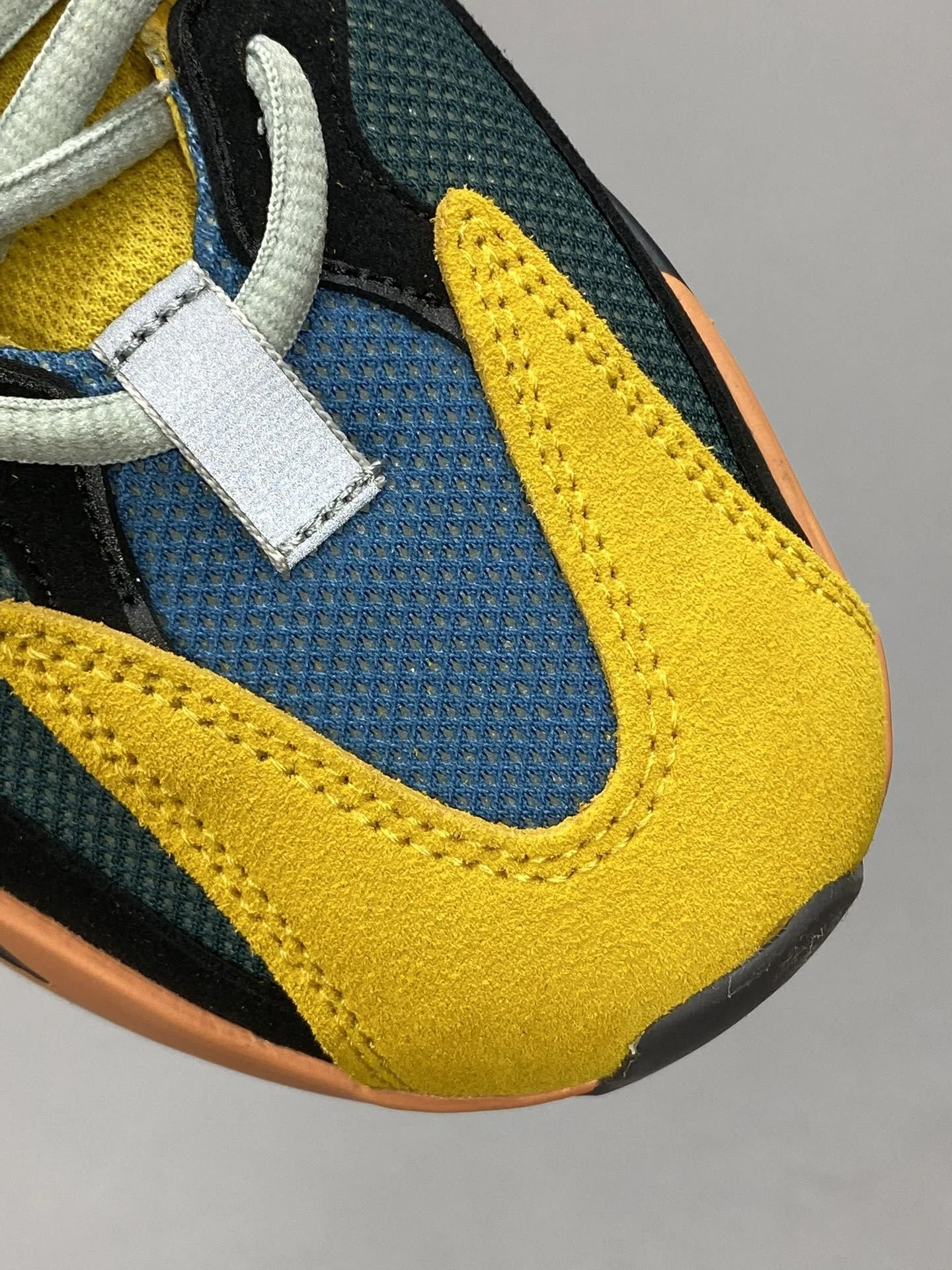 Trendsetting Adidas Yeezy 700 Shoes 16206