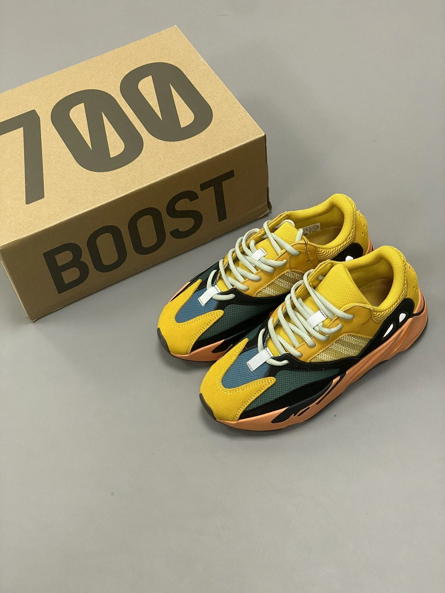 Trendsetting Adidas Yeezy 700 Shoes 16206