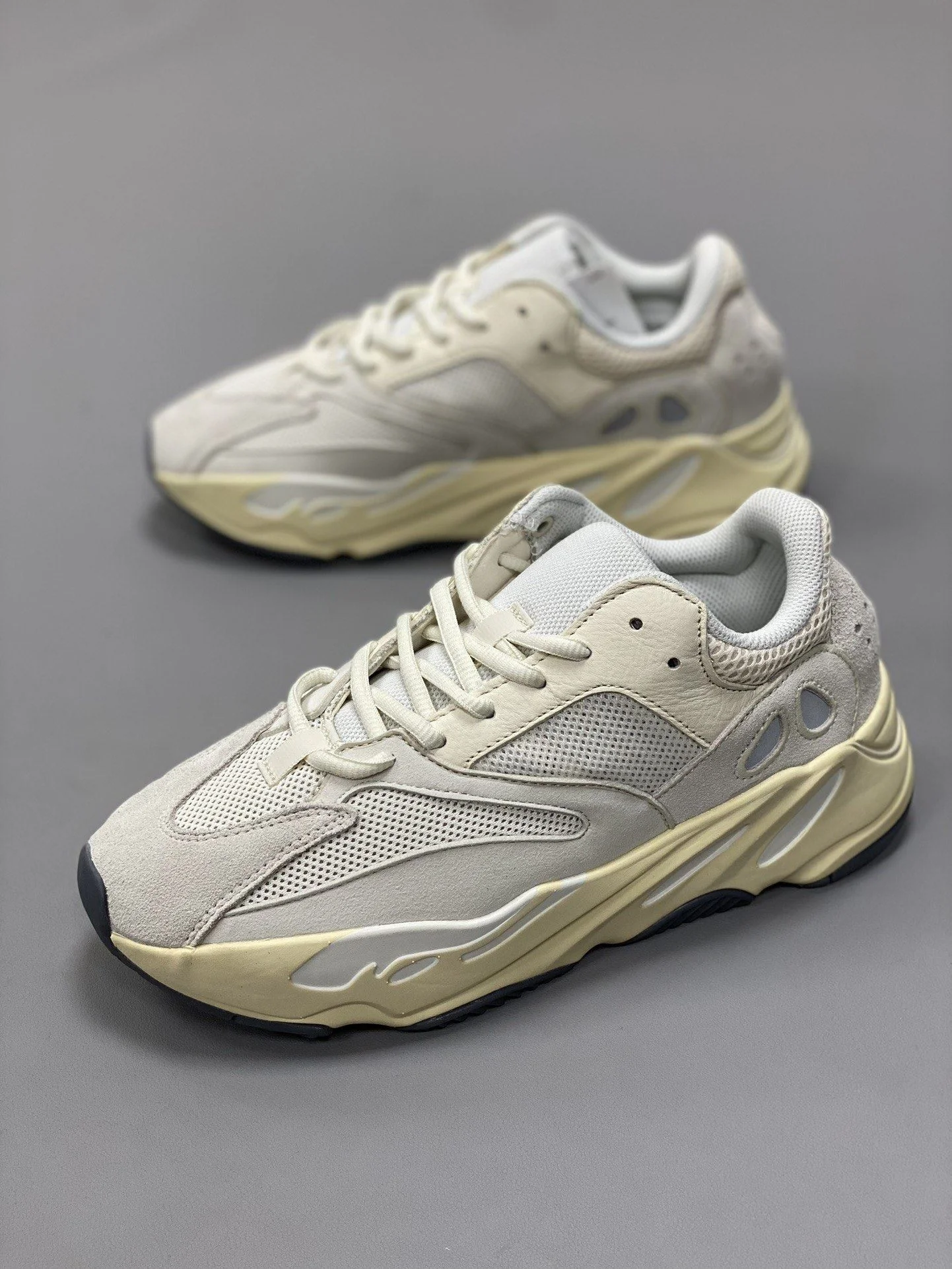 ZeroBulk Adidas Yeezy 700 Shoes 16148