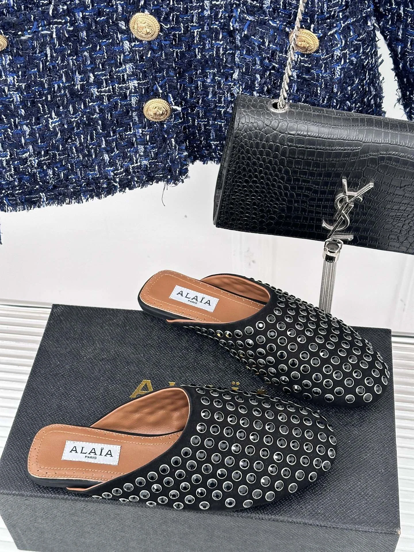 Fashionable Alaia Sandals 8557
