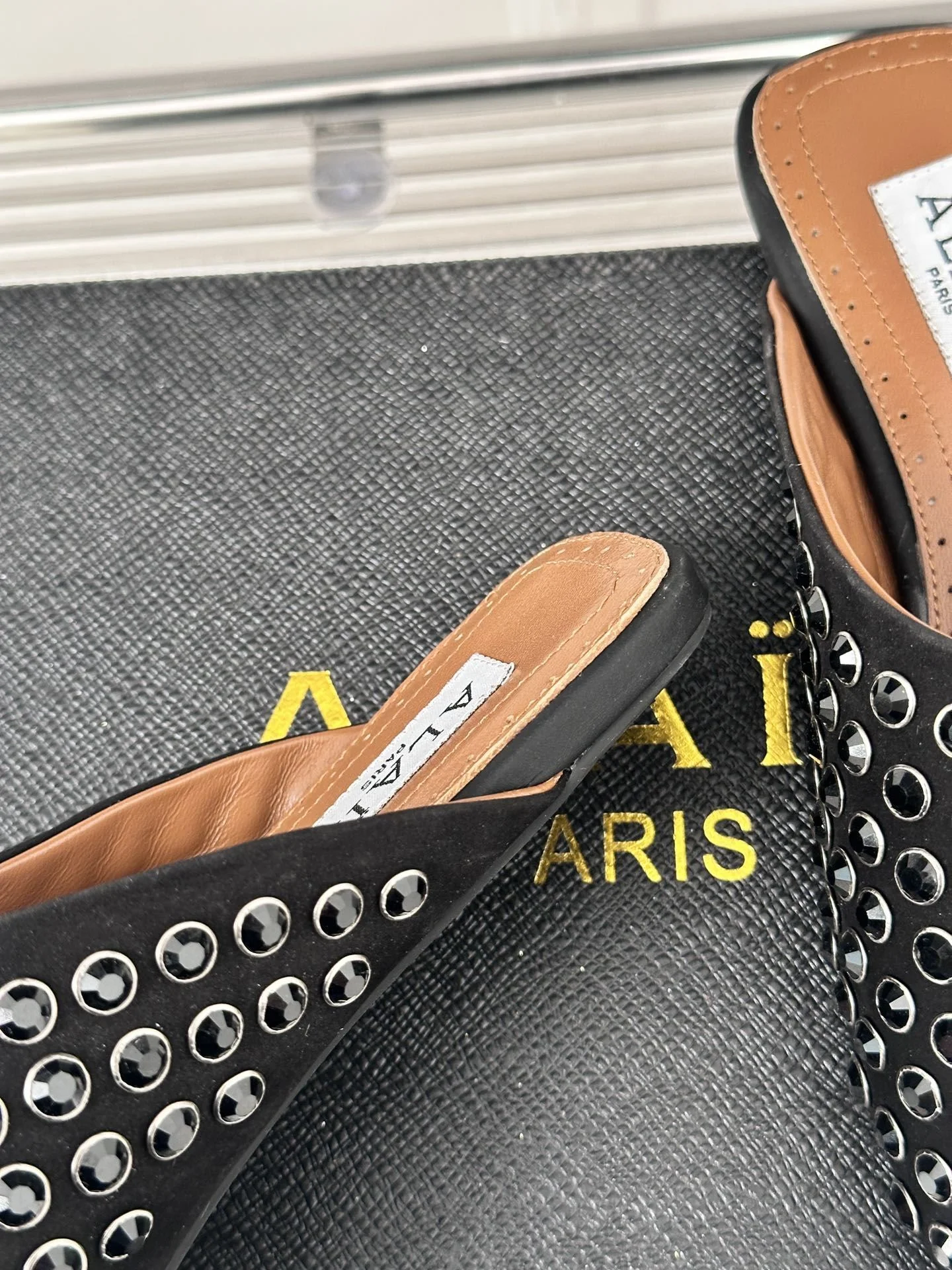 Fashionable Alaia Sandals 8557