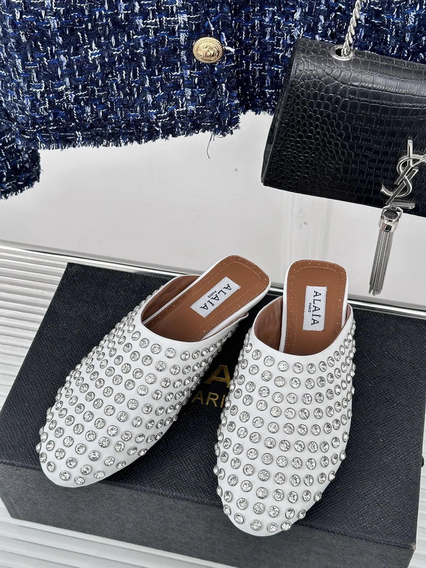 Alaia Sandals Modern 8554