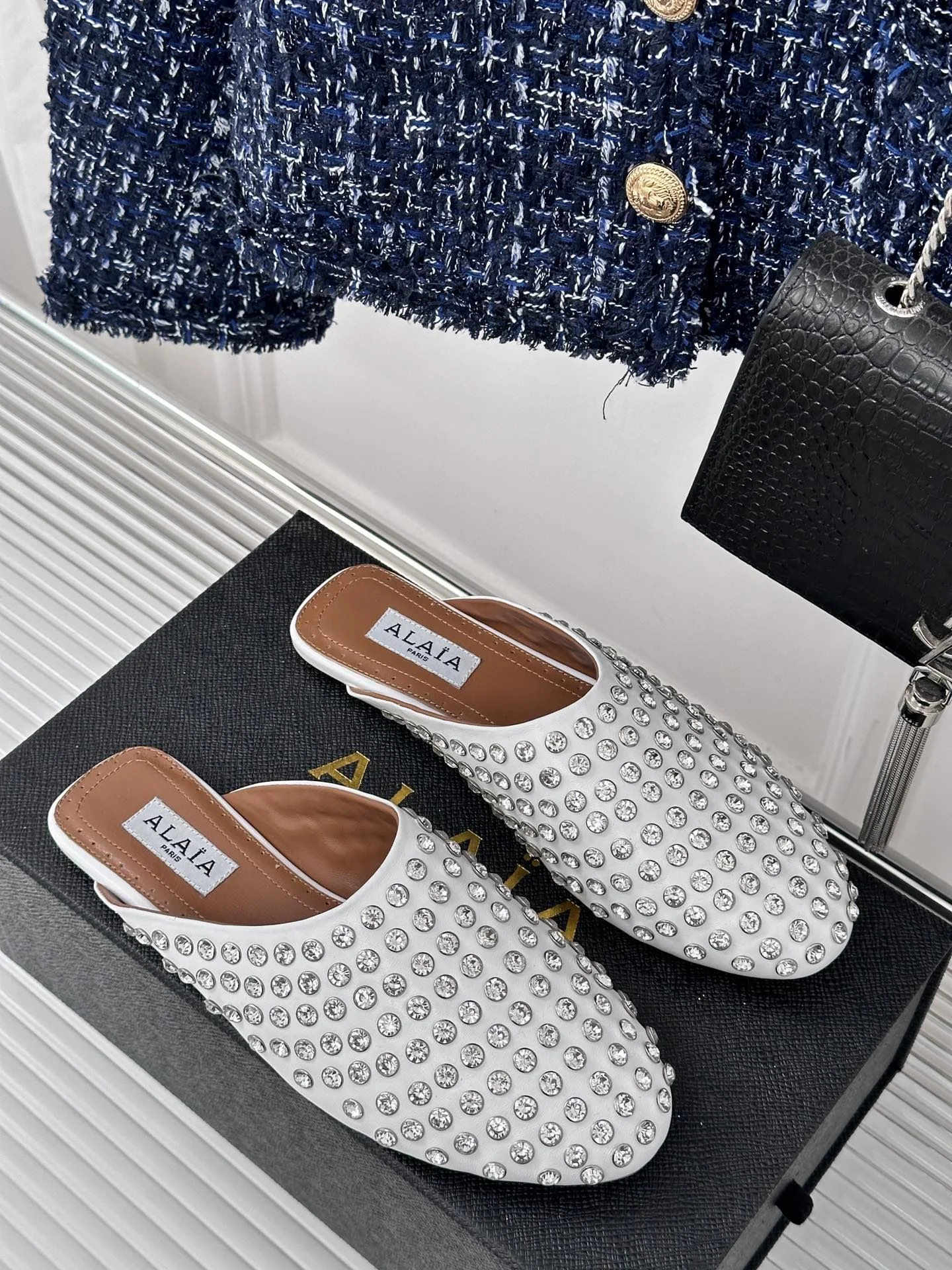 Alaia Sandals Modern 8554