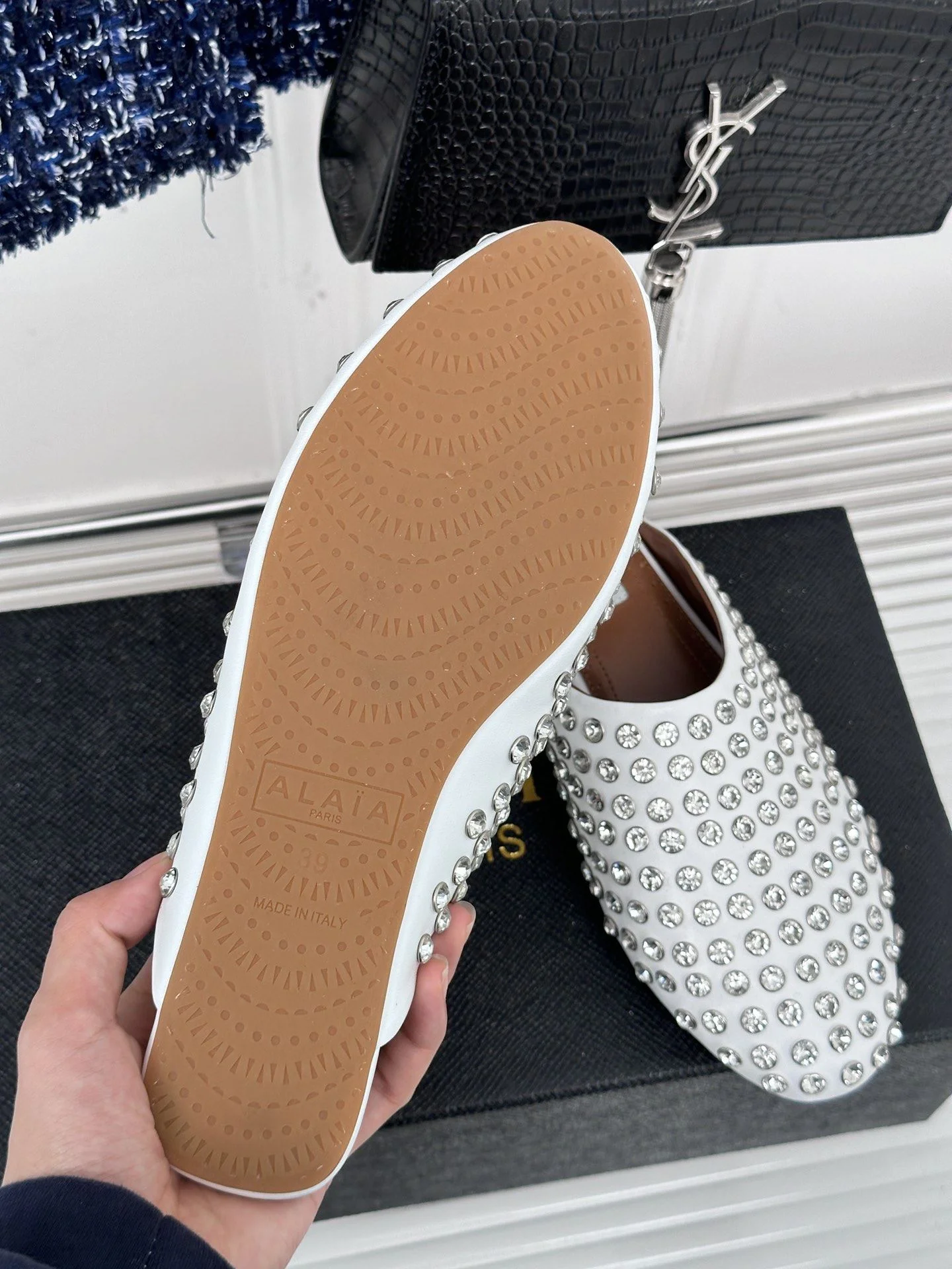 Alaia Sandals Modern 8554