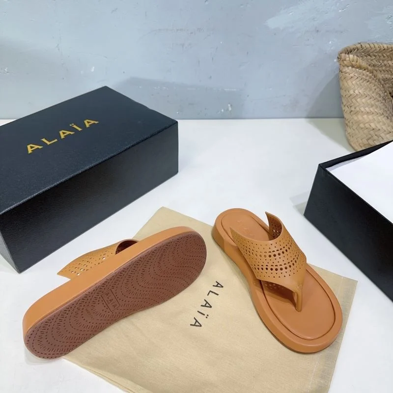 Trendsetting Alaia Sandals 13235