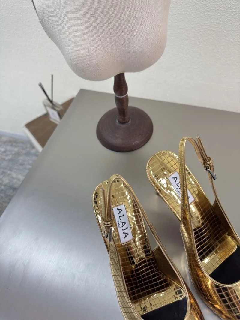 Alaia Sandals Sleek 13224