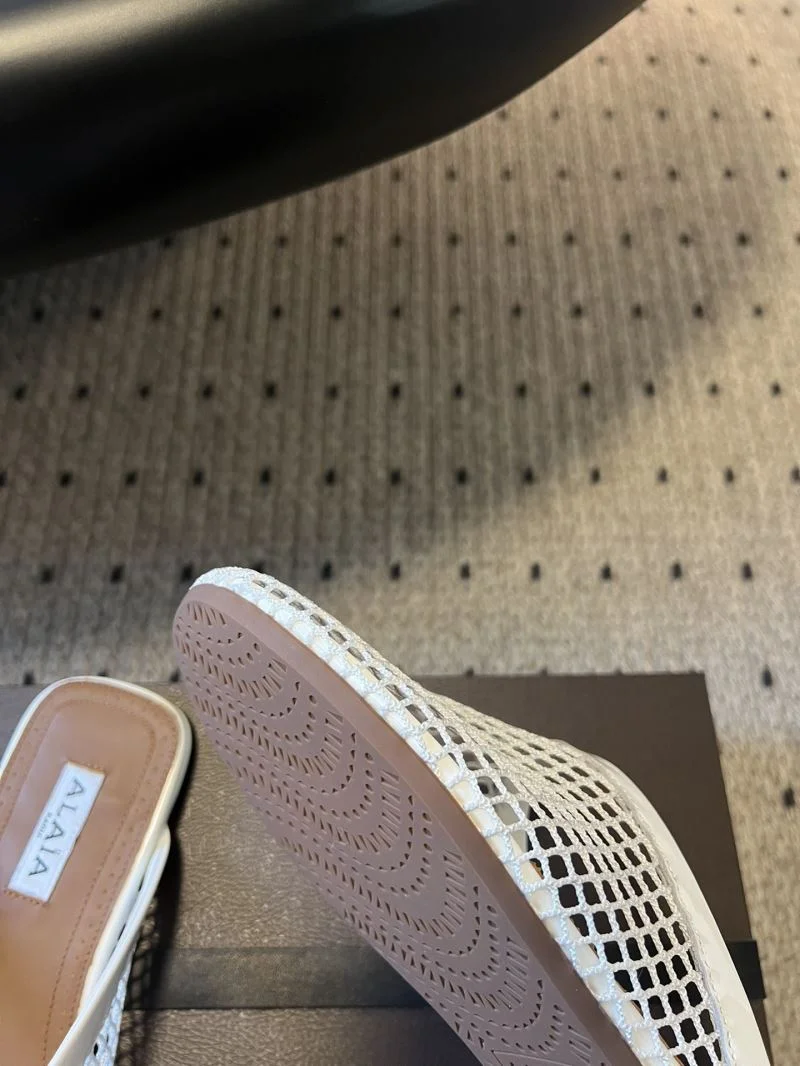 Alaia Sandals Modern 13216