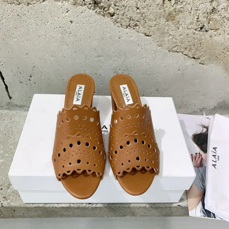 Alaia Sandals Modern 13232