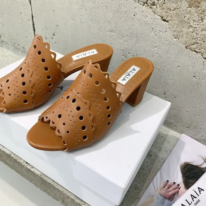 Alaia Sandals Modern 13232