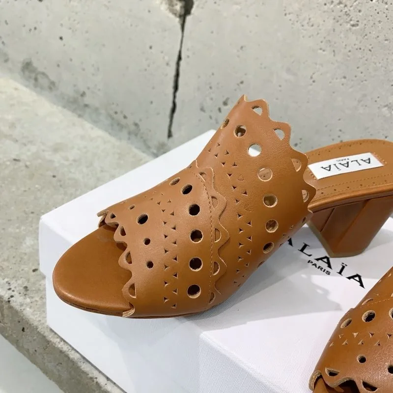 Alaia Sandals Modern 13232