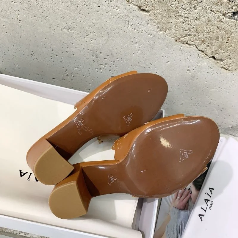 Alaia Sandals Modern 13232