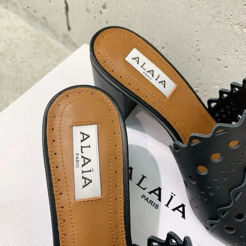 Alaia Sandals Sleek 13199