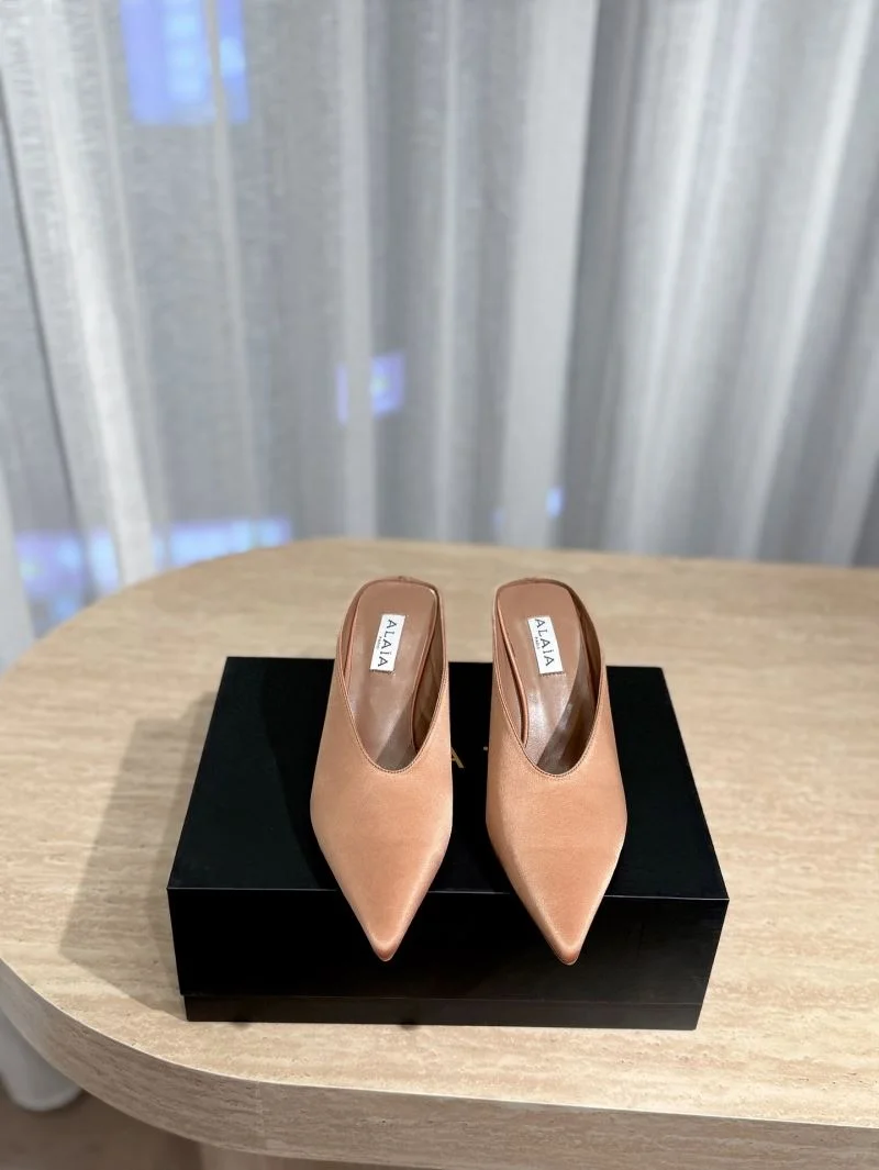 Alaia Sandals Neat 10771