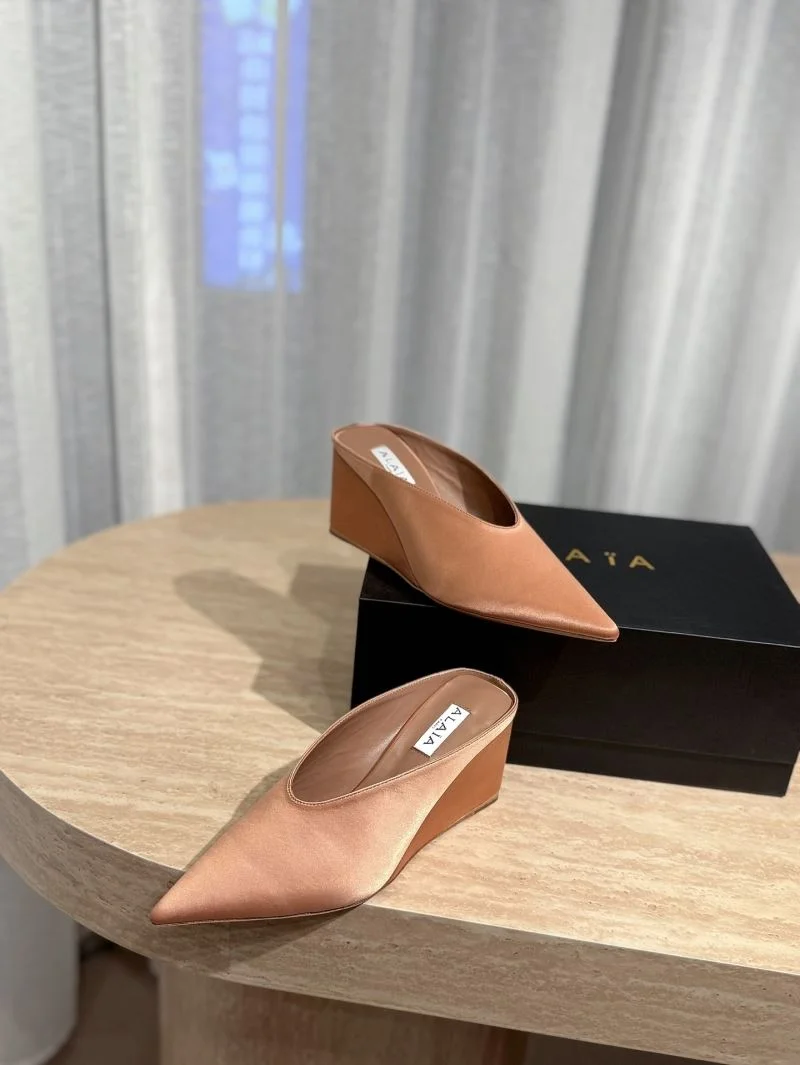 Alaia Sandals Neat 10771