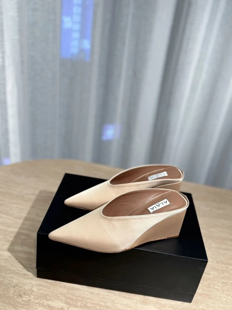 Alaia Sandals MoistureWicking 10767