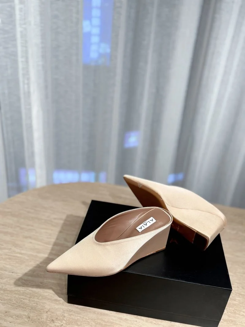 Alaia Sandals MoistureWicking 10767
