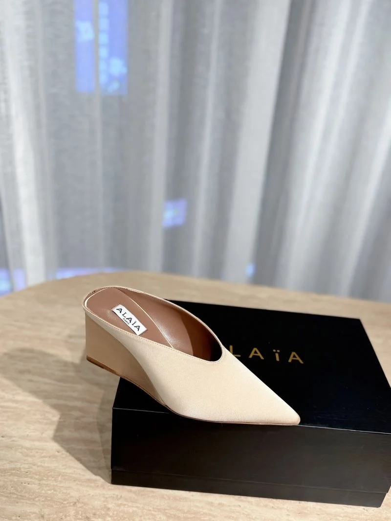 Alaia Sandals MoistureWicking 10767
