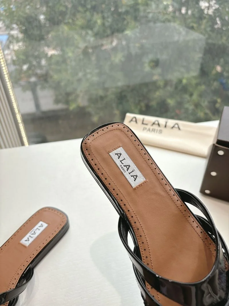 Alaia Sandals Minimalist 10757