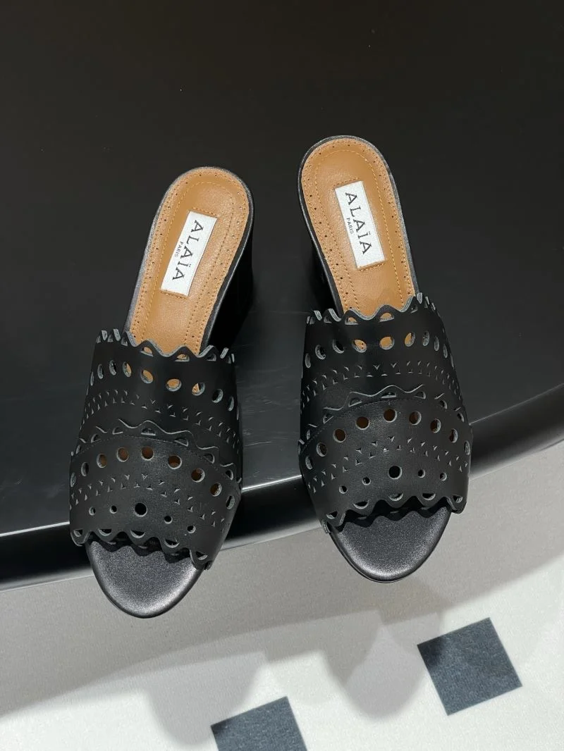 Alaia Sandals UrbanStyle 10748