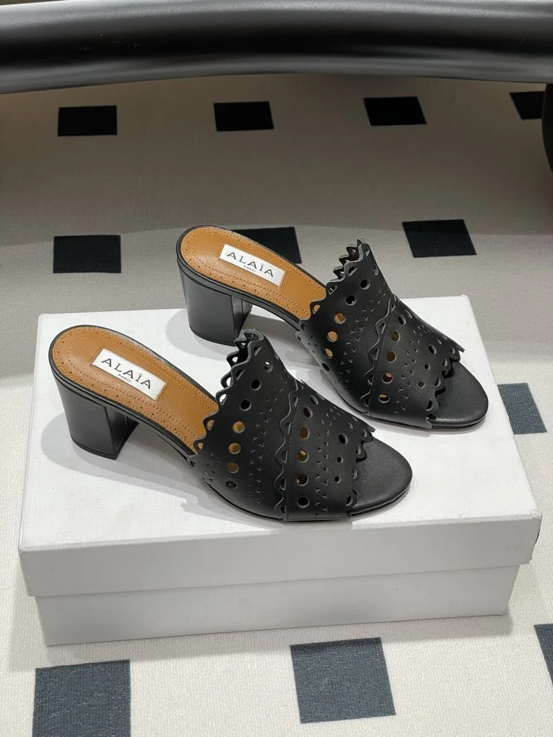 Alaia Sandals UrbanStyle 10748