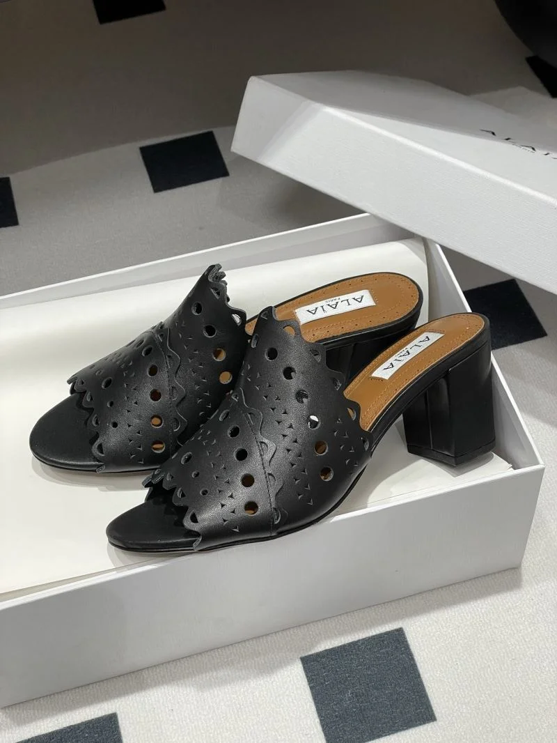 Alaia Sandals UrbanStyle 10748