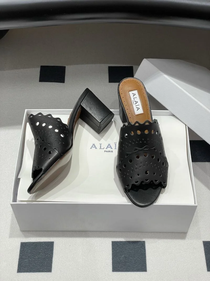 Alaia Sandals UrbanStyle 10748