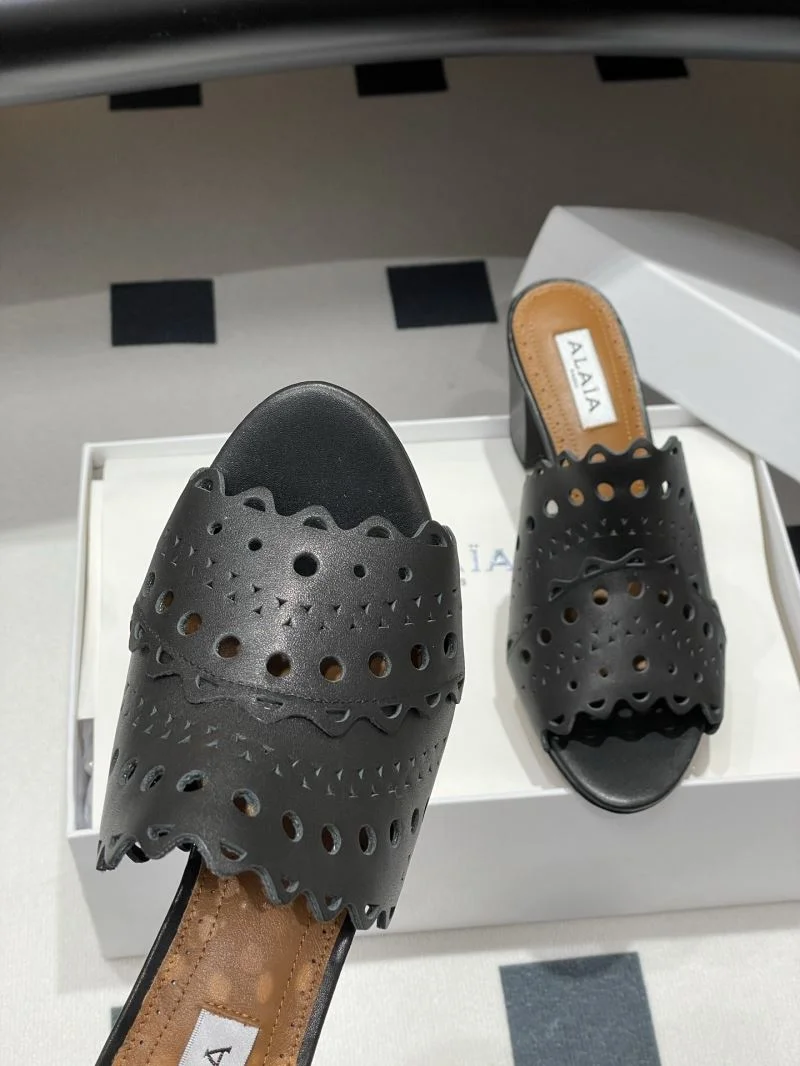 Alaia Sandals UrbanStyle 10748