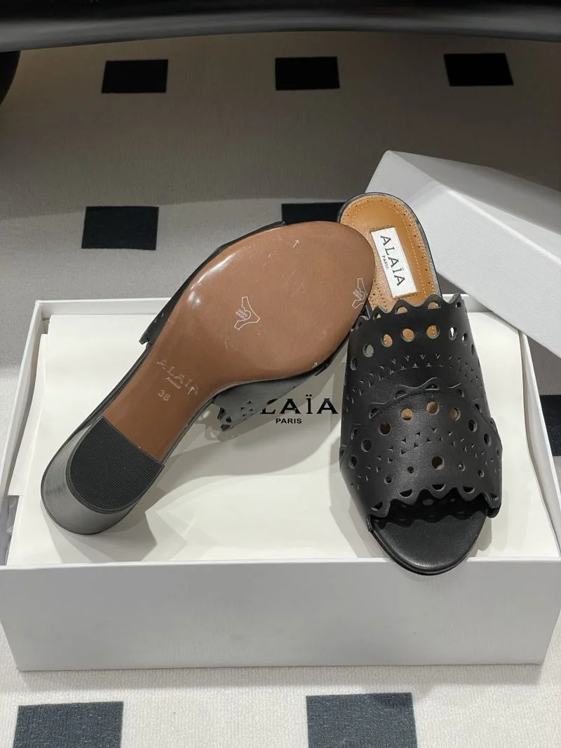 Alaia Sandals UrbanStyle 10748