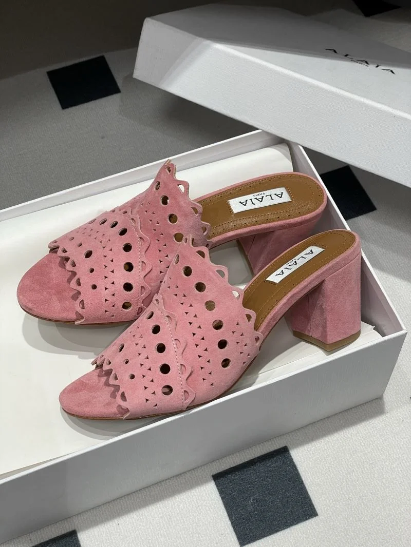 Alaia Sandals Neat 10747