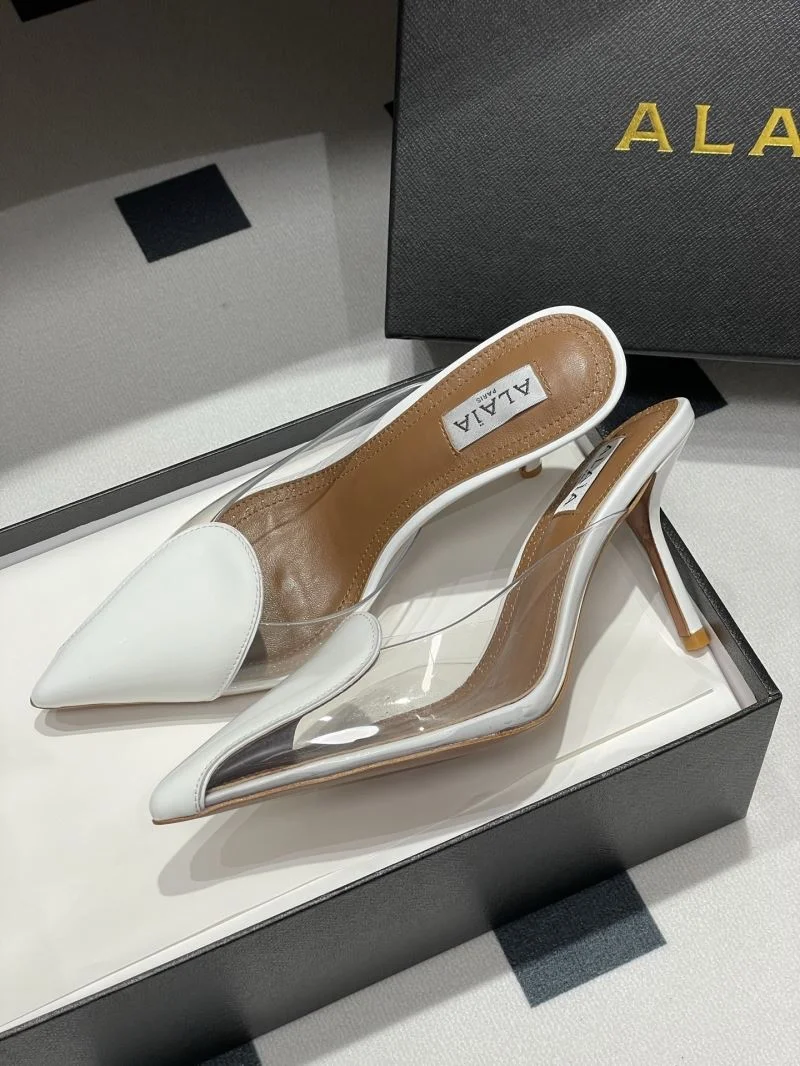 Trendsetting Alaia Sandals 10755