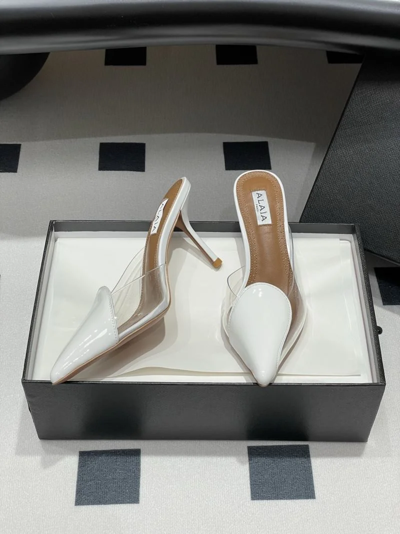 Trendsetting Alaia Sandals 10755