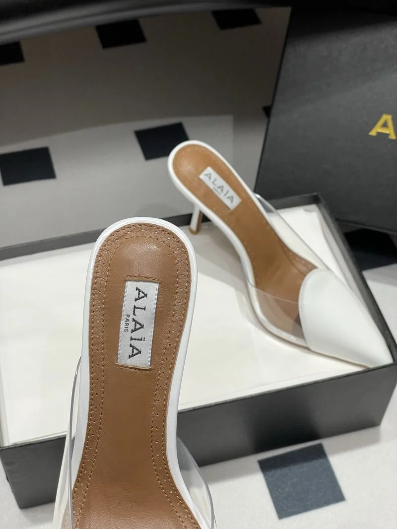 Trendsetting Alaia Sandals 10755