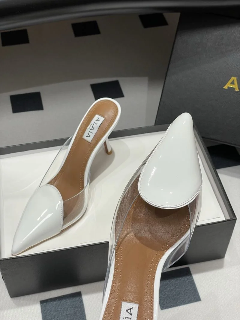 Trendsetting Alaia Sandals 10755