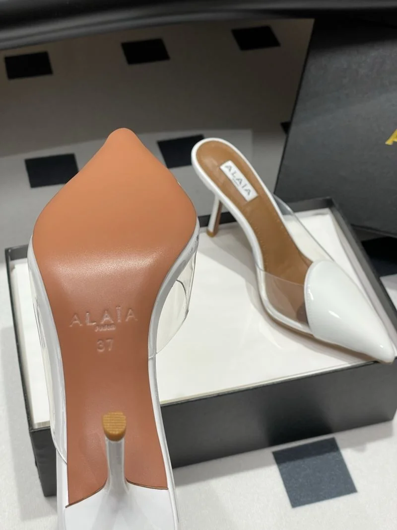 Trendsetting Alaia Sandals 10755