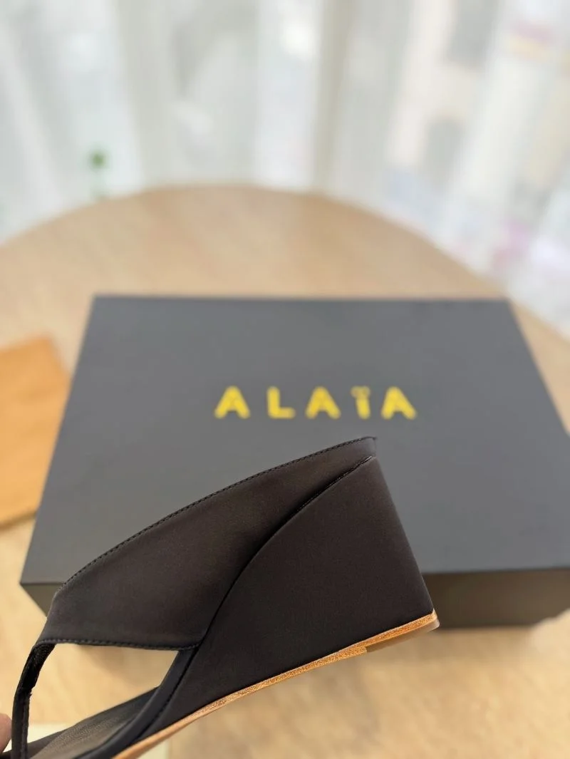 Alaia Sandals Practical 10715